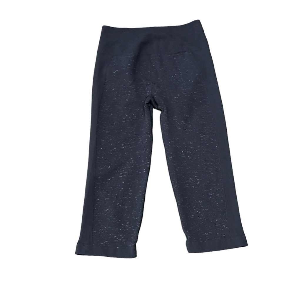 Lululemon free to flow crop pants size 4